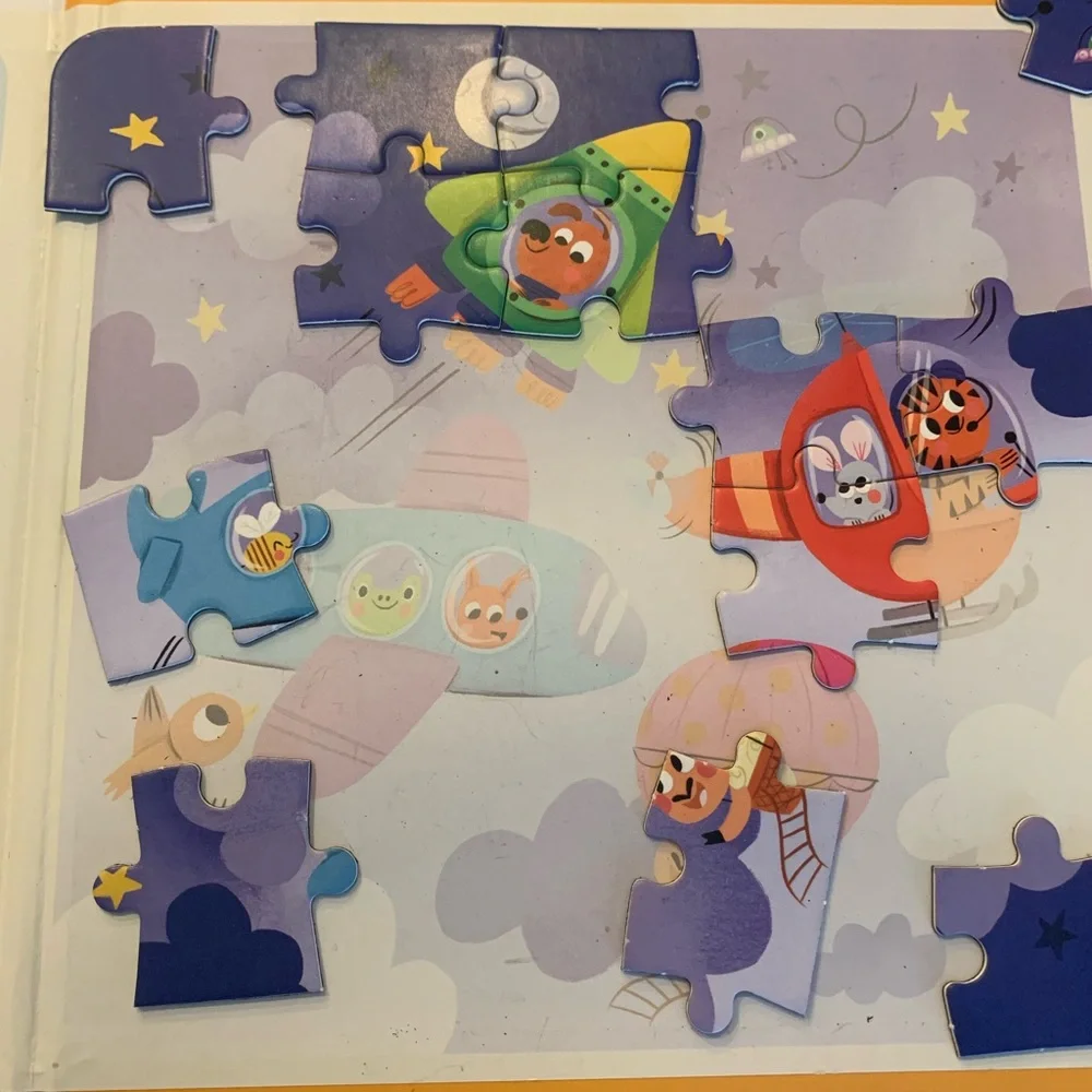 3 magnetic Puzzles for Kids and a book in Portugese set